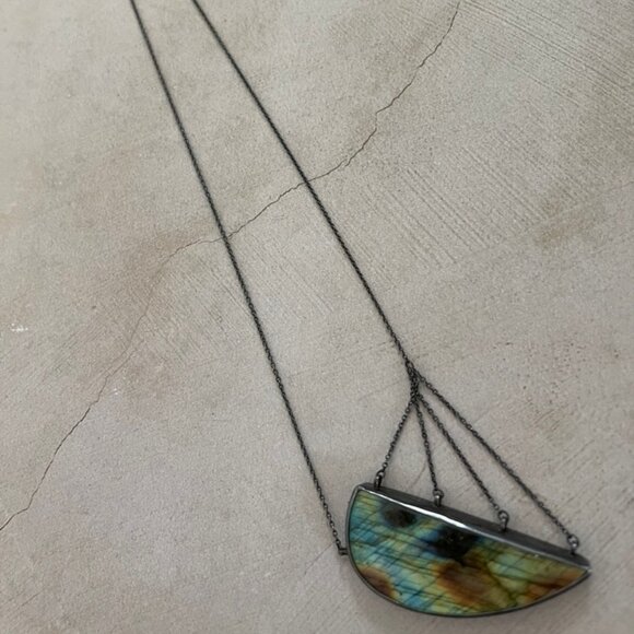LAUREL'S BENCH Artisan Labradorite & Sterling Silver Suspension Necklace is NWOT - Picture 3 of 8